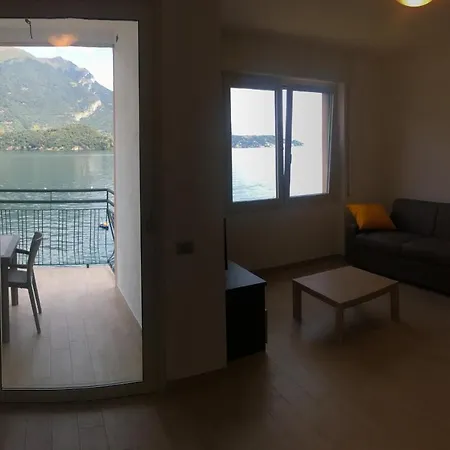 Infinity On Lake Como 公寓